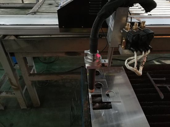 Металл хуудасны хувьд Автомат Жижиг CNC плазмын зүсэлт хайчлах машин